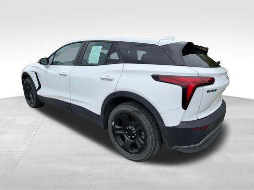 Summit White 2024 Chevrolet Blazer L