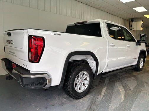 Summit White 2022 GMC Sierra 1500 SLE