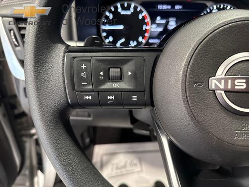 Brilliant Silver Metallic 2023 Nissan Rogue SV