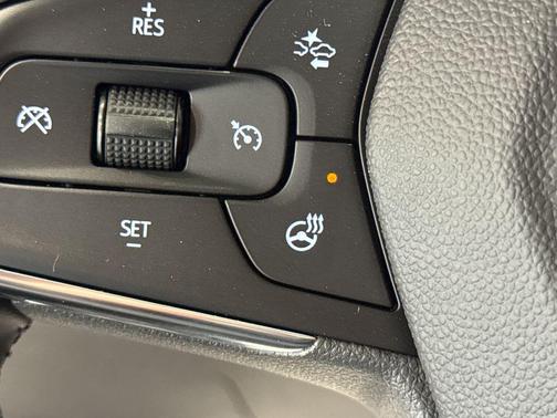 Mosaic Black Metallic 2026 Chevrolet Trax FWD ACTIV