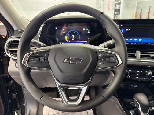 Mosaic Black Metallic 2026 Chevrolet Trax FWD ACTIV