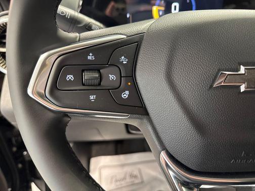 Mosaic Black Metallic 2026 Chevrolet Trax FWD ACTIV