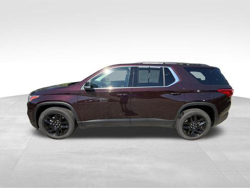 Black Cherry Metallic 2021 Chevrolet Traverse LT Cloth