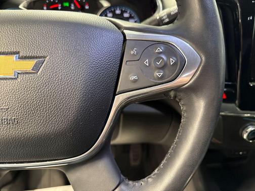 Black Cherry Metallic 2021 Chevrolet Traverse LT Cloth