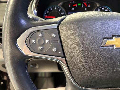 Black Cherry Metallic 2021 Chevrolet Traverse LT Cloth