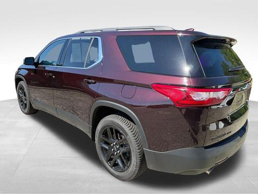 Black Cherry Metallic 2021 Chevrolet Traverse LT Cloth