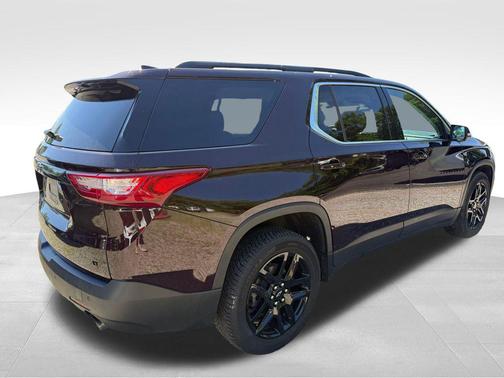 Black Cherry Metallic 2021 Chevrolet Traverse LT Cloth