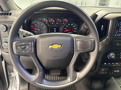 Summit White 2026 Chevrolet Silverado 2500 Custom