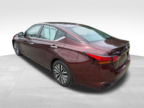 Garnet Pearl Metallic 2024 Nissan Altima 2.5 SV