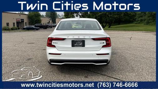 2023 Volvo S60 B5 Plus Dark Theme