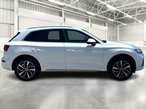 2022 Audi Q5 45 S line Premium