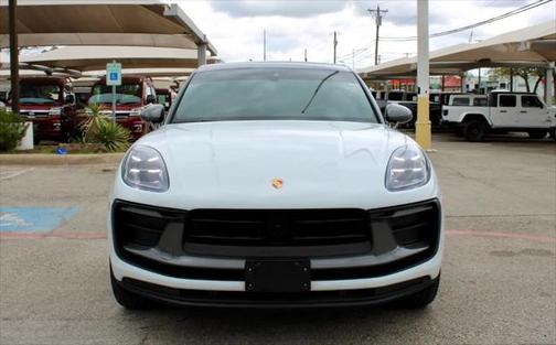 2023 Porsche Macan Base
