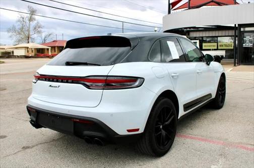 2023 Porsche Macan Base