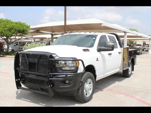 2023 RAM 3500 Tradesman Crew Cab 4x4 8' Box