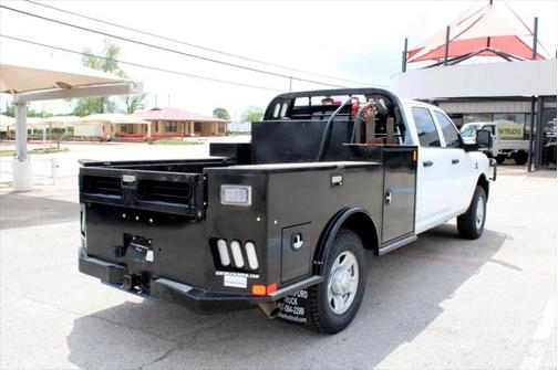 2023 RAM 3500 Tradesman Crew Cab 4x4 8' Box