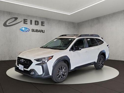Crystal White Pearl 2025 Subaru Outback Onyx Edition
