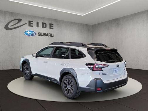 Crystal White Pearl 2025 Subaru Outback Onyx Edition