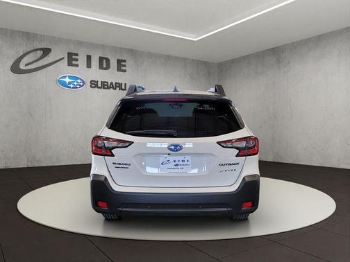 Crystal White Pearl 2025 Subaru Outback Onyx Edition