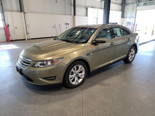Green 2012 Ford Taurus SEL