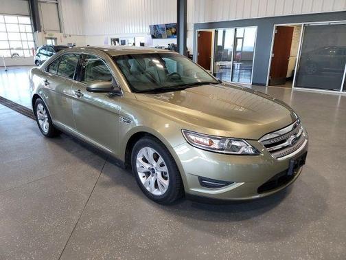 Green 2012 Ford Taurus SEL