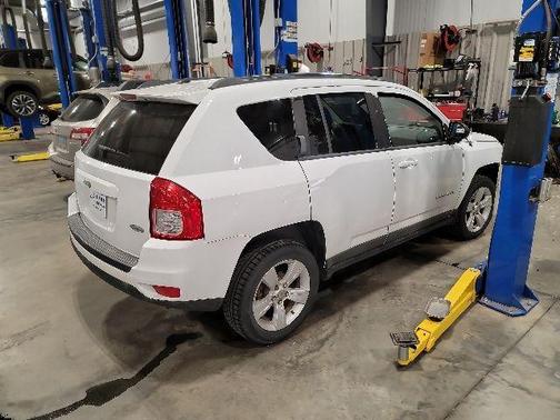 Bright White Clearcoat 2011 Jeep Compass Base