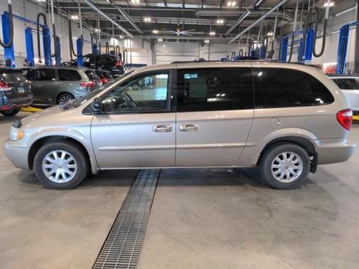 2002 Chrysler Town & Country EX