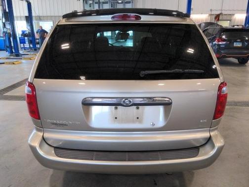 2002 Chrysler Town & Country EX