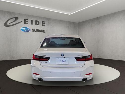 2025 BMW 330 i xDrive