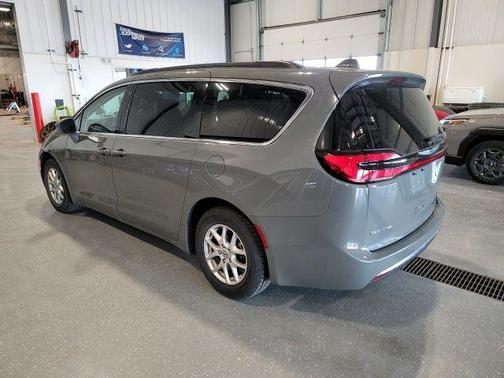 Ceramic Gray Clearcoat 2022 Chrysler Pacifica Touring-L