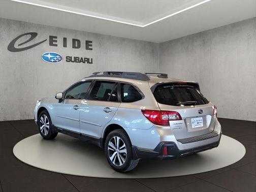 Tungsten Metallic 2018 Subaru Outback 3.6R Limited