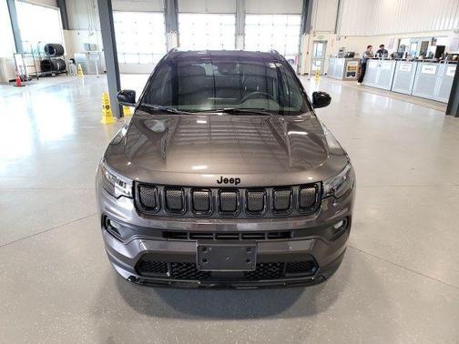 Granite Crystal Clearcoat Metallic 2022 Jeep Compass Latitude