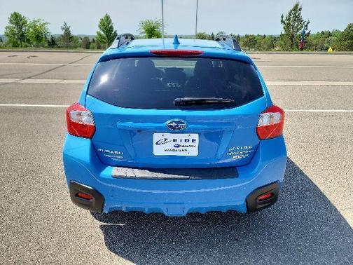 Hyper Blue 2016 Subaru Crosstrek 2.0i Limited