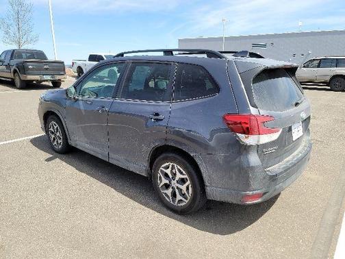 Magnetite Gray Metallic 2021 Subaru Forester Premium