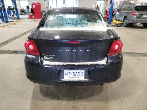 Blackberry Pearlcoat 2011 Dodge Avenger Mainstreet