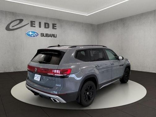 2024 Volkswagen Atlas 2.0T Peak Edition SE w/Technology