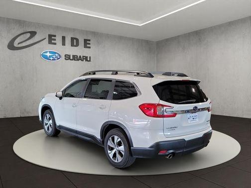 Crystal White Pearl 2025 Subaru Ascent Premium