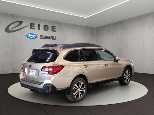 Tungsten Metallic 2019 Subaru Outback 2.5i Limited