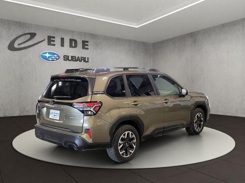 Autumn Green Metallic 2025 Subaru Forester Premium