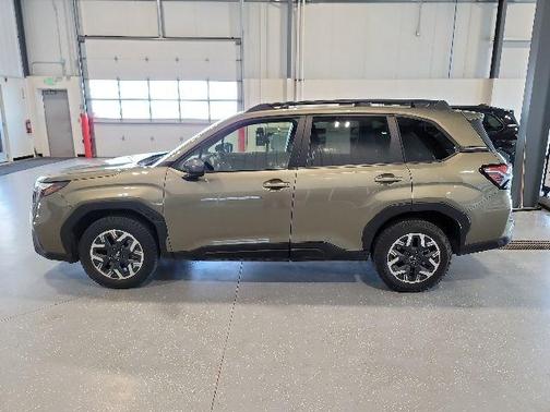 Autumn Green Metallic 2025 Subaru Forester Premium