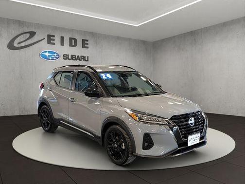 Boulder Gray Metallic 2024 Nissan Kicks SR