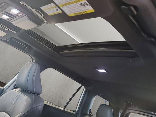 Crystal White Pearl 2026 Subaru Outback Touring XT