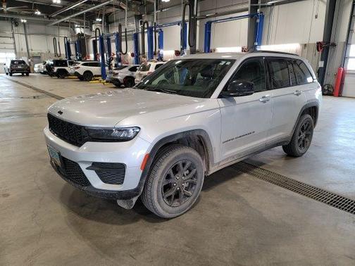 2024 Jeep Grand Cherokee Laredo