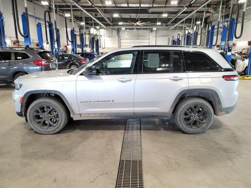 2024 Jeep Grand Cherokee Laredo