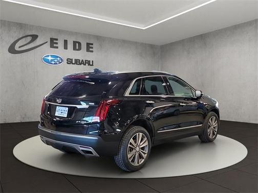 2022 Cadillac XT5 Premium Luxury