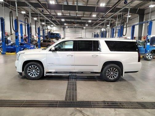 White Diamond Clearcoat 2015 GMC Yukon XL Denali