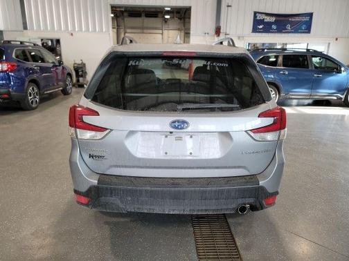 Ice Silver Metallic 2019 Subaru Forester Limited