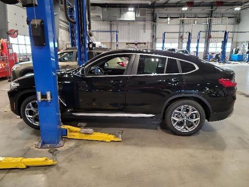 Jet Black 2025 BMW X4 xDrive30i