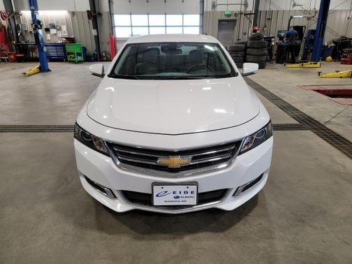 White 2015 Chevrolet Impala 2LT