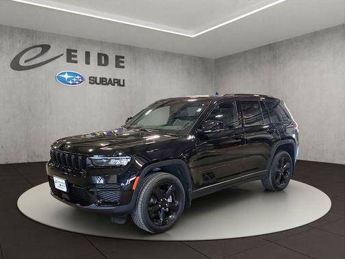 Diamond Black 2023 Jeep Grand Cherokee Altitude