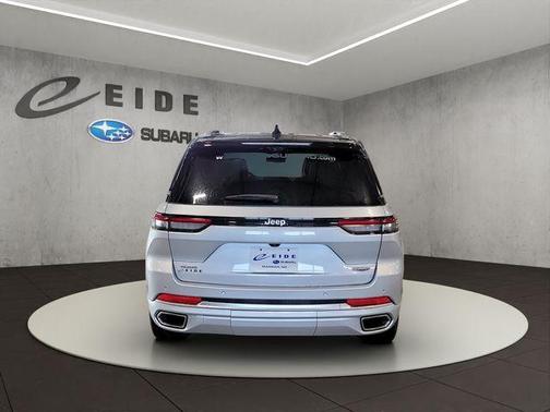 2022 Jeep Grand Cherokee Summit